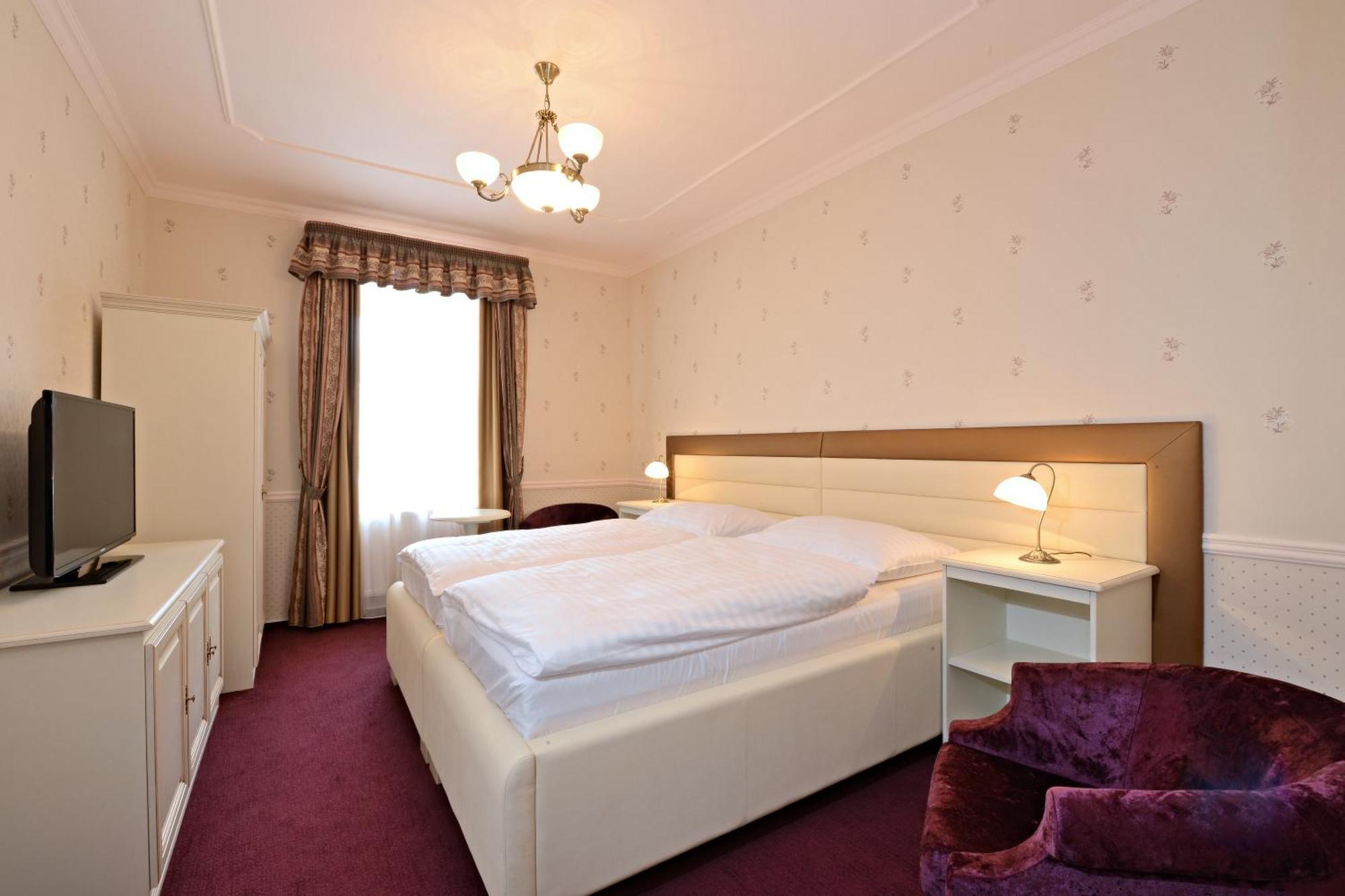Hotel Gold Chotoviny Ngoại thất bức ảnh